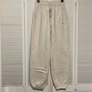 Nike Oversized fit mid rise sweatpants
